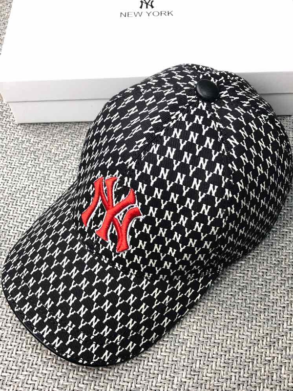 ブランド帽子正面デザイン